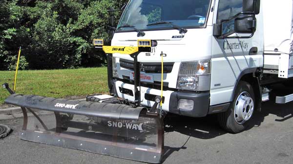 Fuso Canter Schneepflug