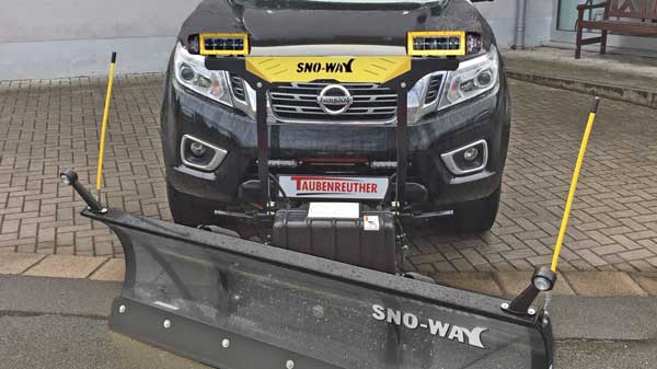 Nissan NP300 Schneepflug